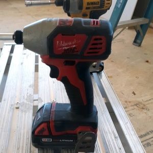 Meet your Posher, Leroy